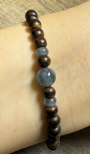 冰藍水翡翠襯算盤珠
